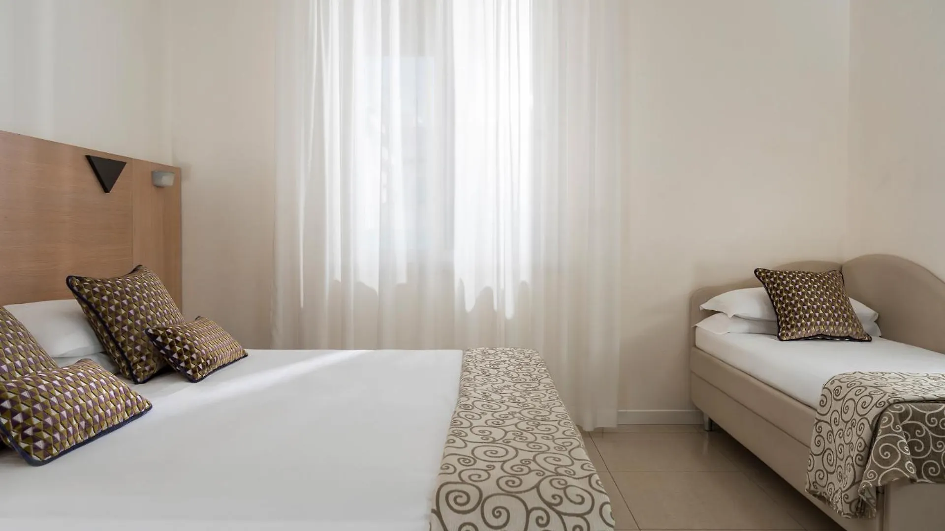 Hotel Calypso- Rimini Marina Centro