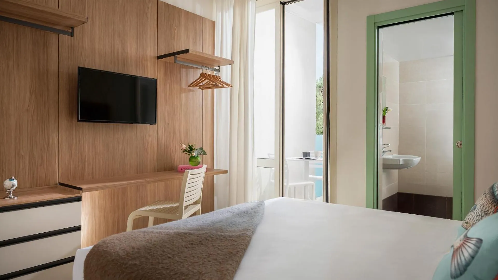 Hotel Calypso- Rimini Marina Centro
